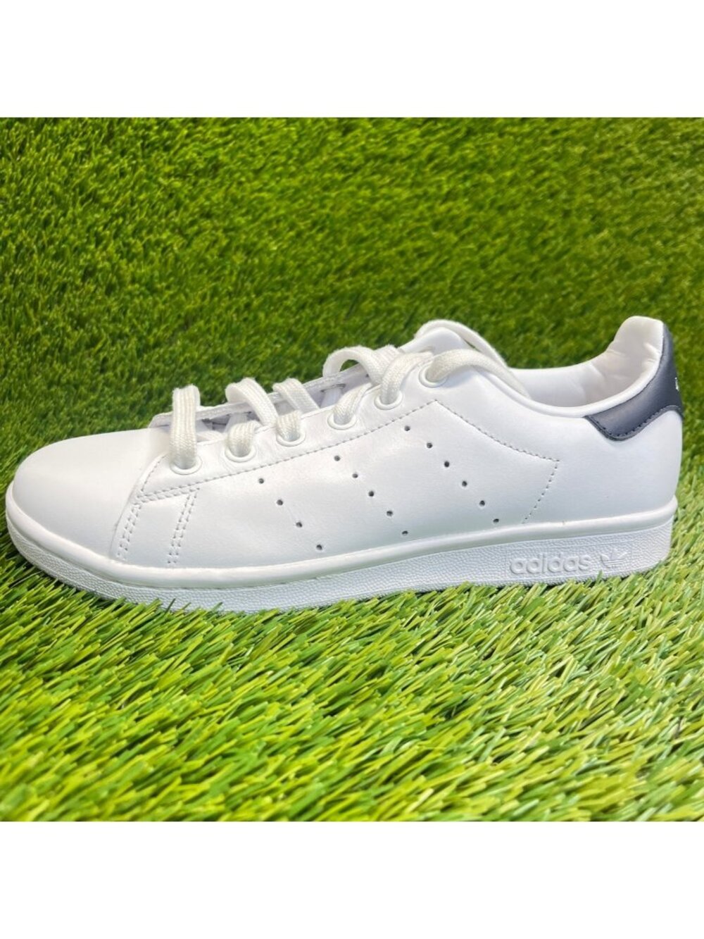 Adidas Stan Smith Boys‎ Size 4.5Y White Navy Athletic Lifestyle Shoes Sneakers